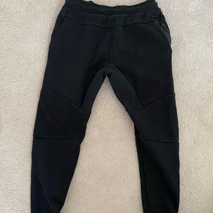 Nike tech fleece joggers